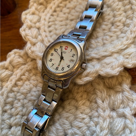 HP🪩 Vintage Swiss Army Stainless Steel Watch - Picture 2 of 4